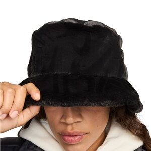 NIKE Black Faux Fur Bucket Hat - Unisex